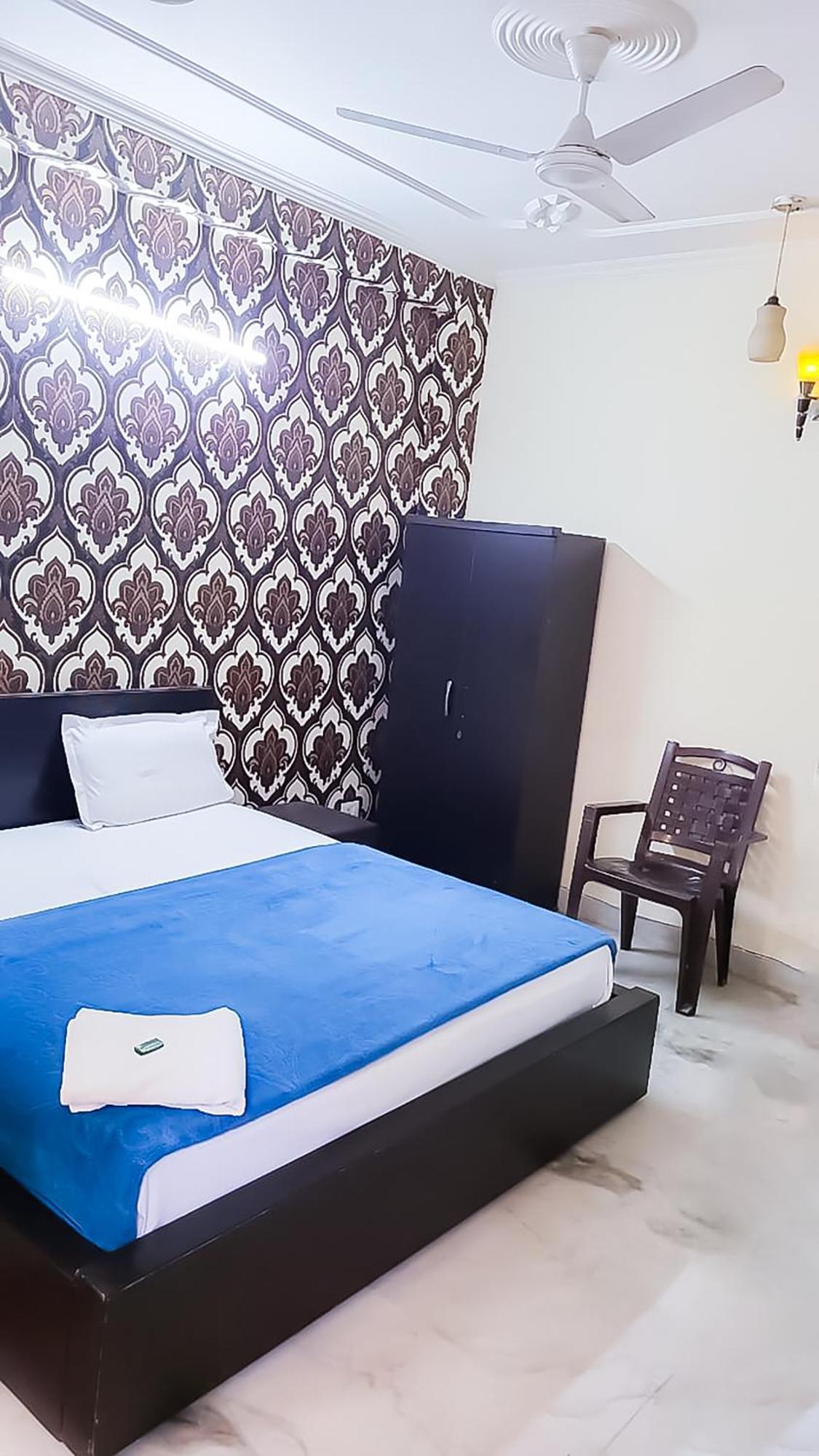 Deluxe Room In Cr Park Nuova Delhi Esterno foto