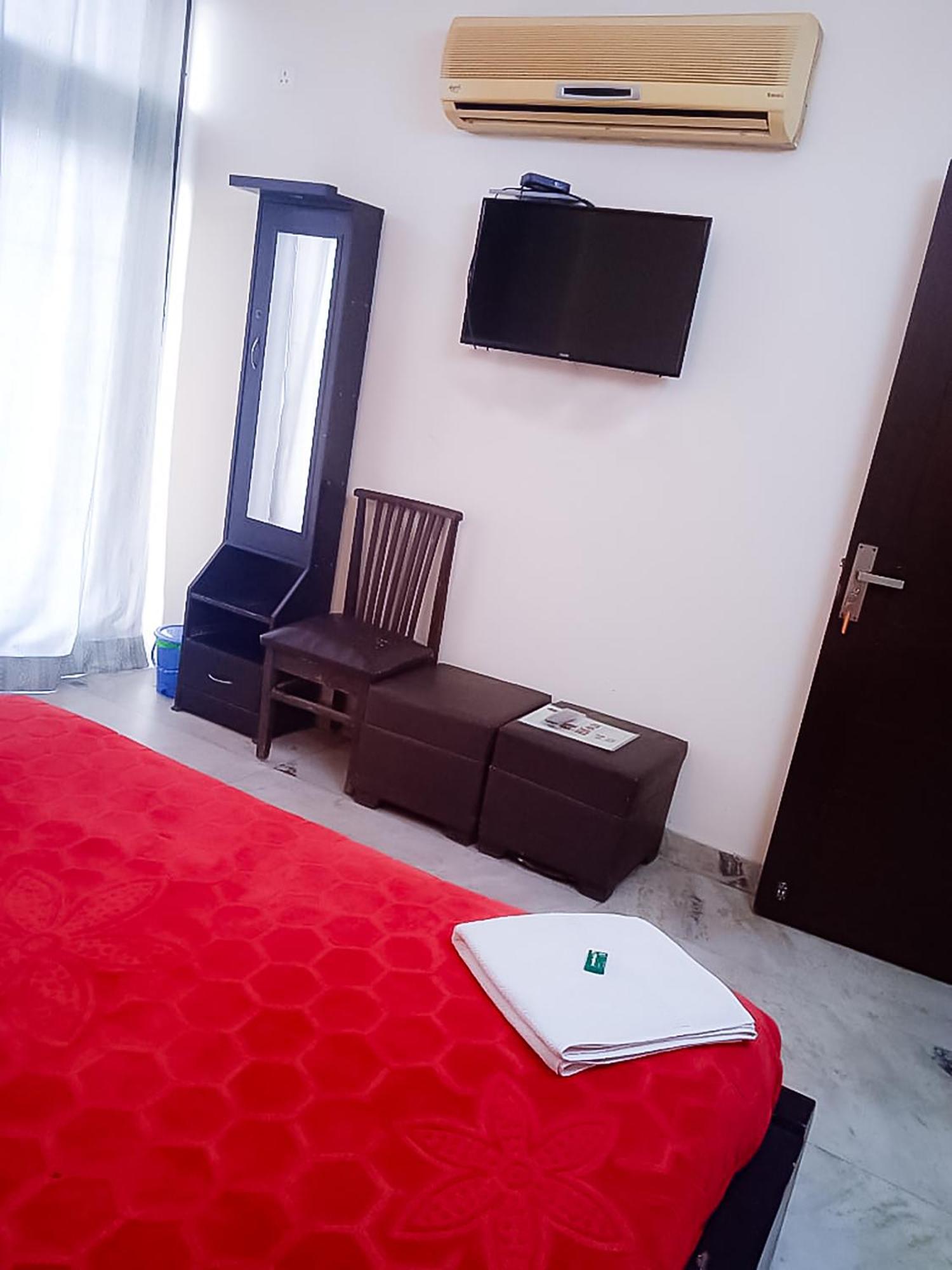 Deluxe Room In Cr Park Nuova Delhi Esterno foto